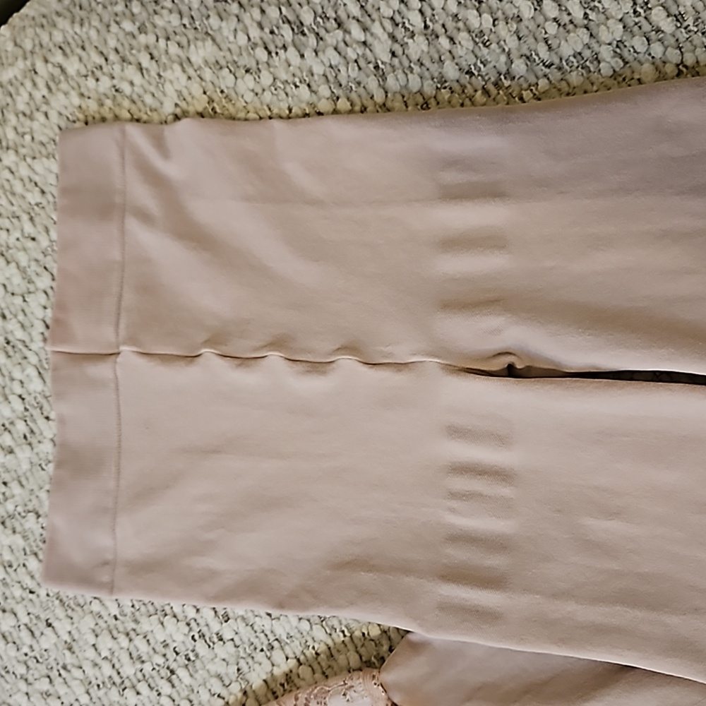 HUE Tights Footless Lace Cuffs Blush Pink Mauve Dusty Rose Tites Sz XS / S - Picture 3 of 6
